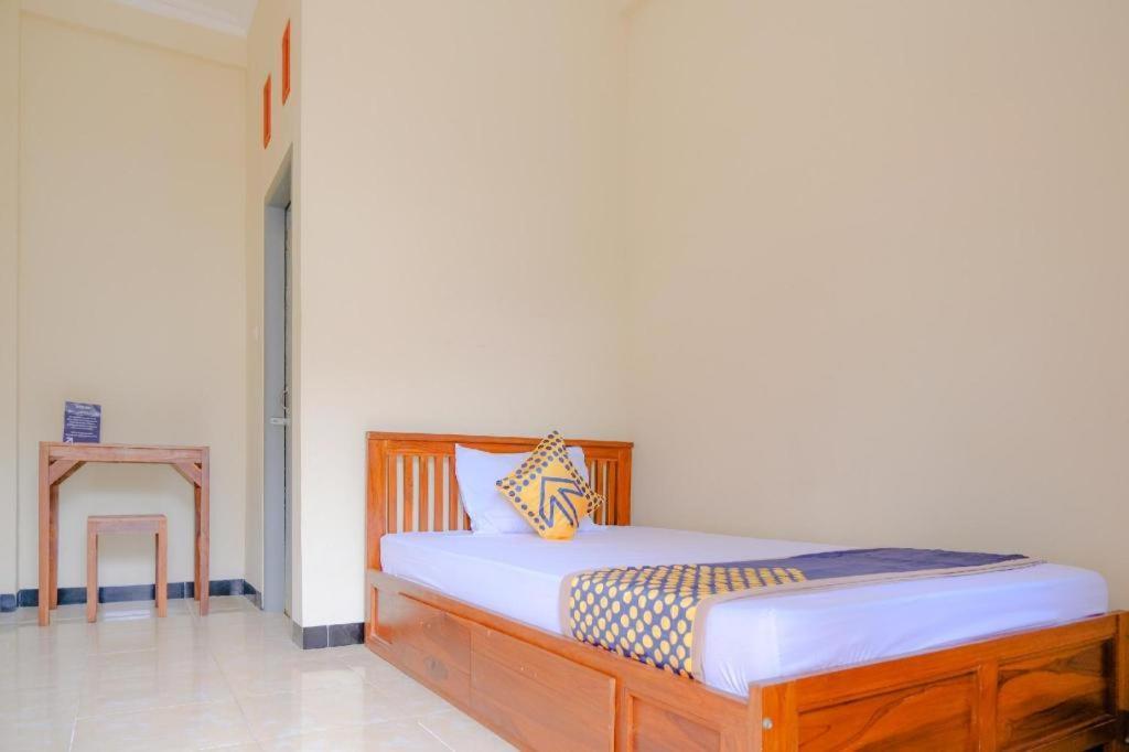 Oyo 2826 Panderman Residence Blitar Exterior photo