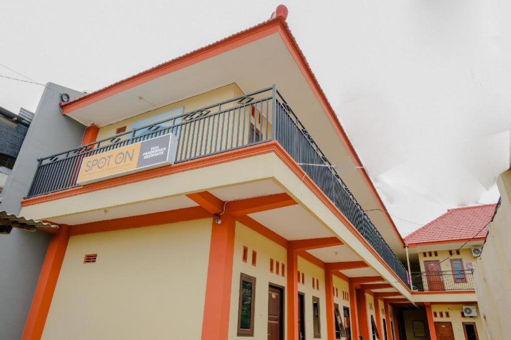 Oyo 2826 Panderman Residence Blitar Exterior photo
